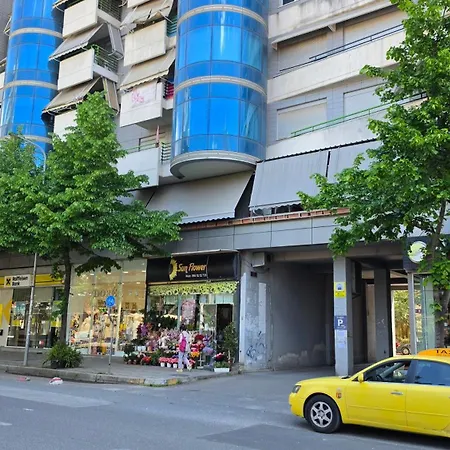 Apartmán Sunny With 2 Balconies Near Center Tirana