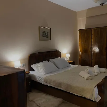 Apartmán Sunny With 2 Balconies Near Center Tirana